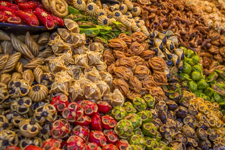 dulces en el mercado marroquí 45427776